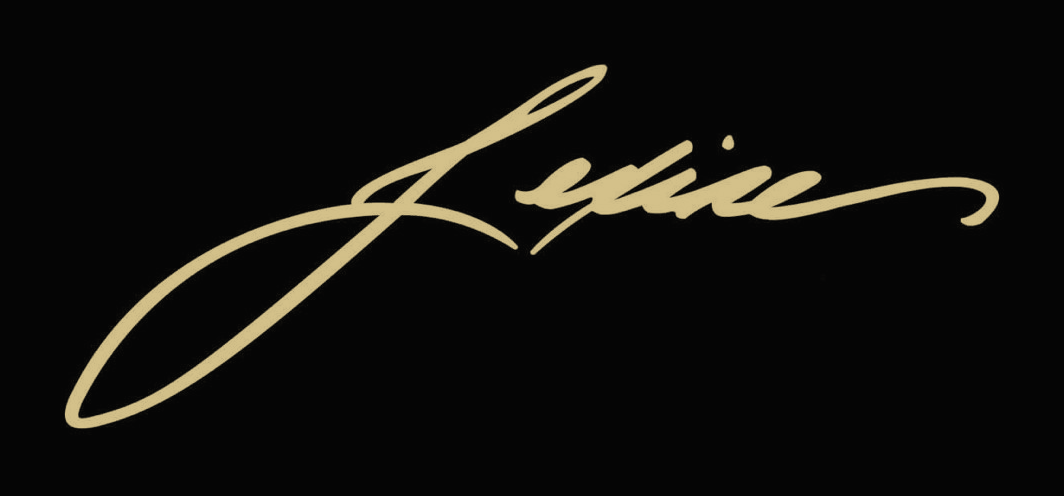 Lexine Lynn — handwritten signature